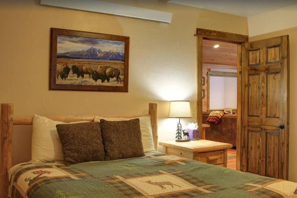 Fox Den Lodge West Yellowstone Dış mekan fotoğraf