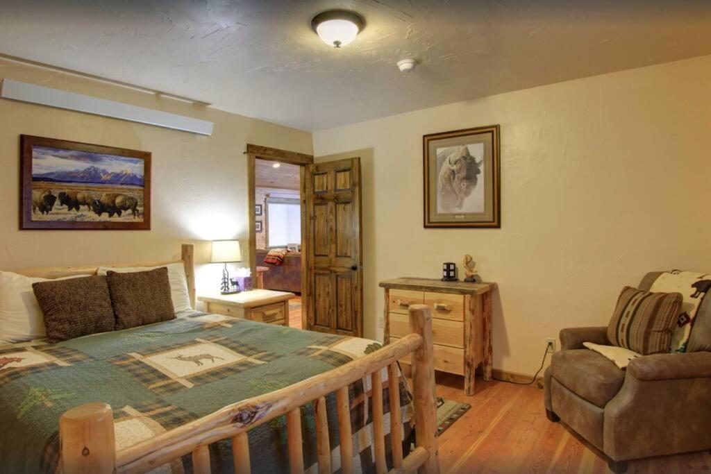 Fox Den Lodge West Yellowstone Dış mekan fotoğraf