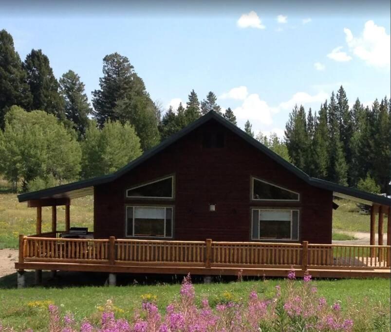 Fox Den Lodge West Yellowstone Dış mekan fotoğraf