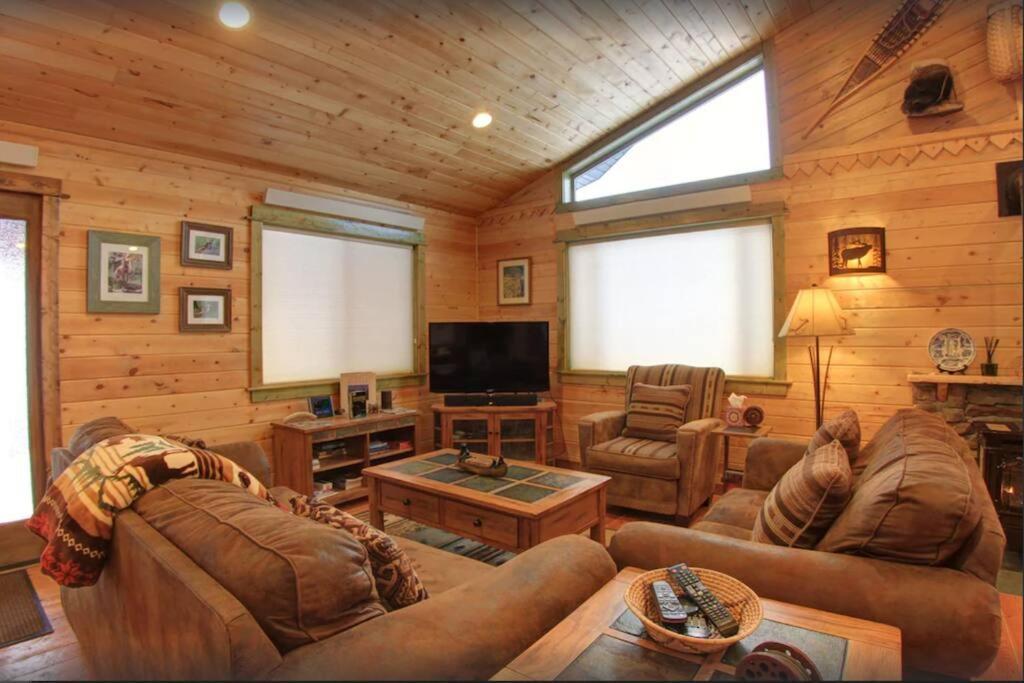 Fox Den Lodge West Yellowstone Dış mekan fotoğraf